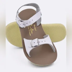 New wt box white children  salt water surfer sandals. Size 11