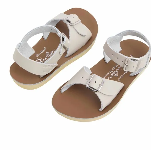 New wt box white children  salt water surfer sandals. Size 11