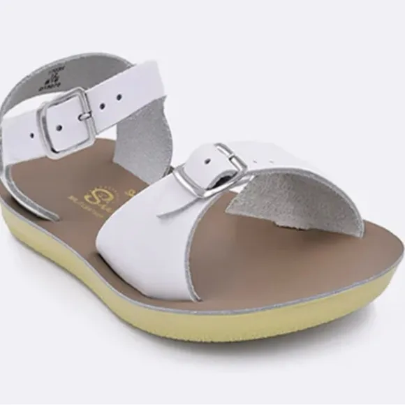 New wt box white children  salt water surfer sandals. Size 11