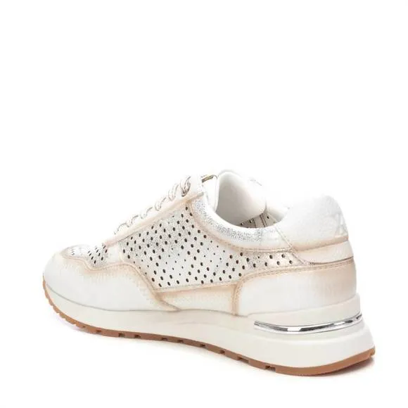 NEW XTI women's casual fashion sneakers in white