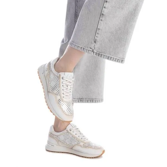 NEW XTI women's casual fashion sneakers in white