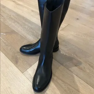 NEW IN BOX Pazitos black leather boots Eur 36