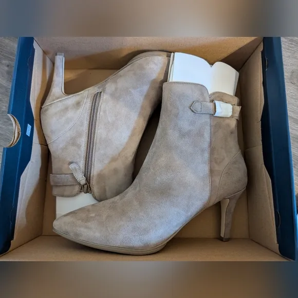 NIB Cole Haan suede heeled booties