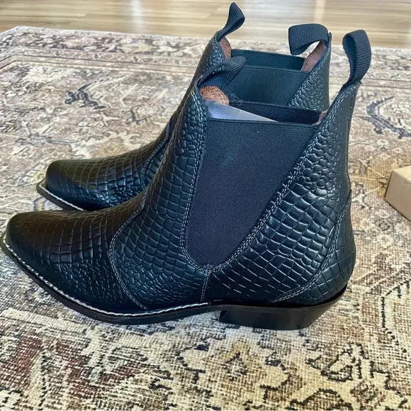 NIB Free People Leather Beau Western Croc Embossed Chelsea Boots in Black - 9