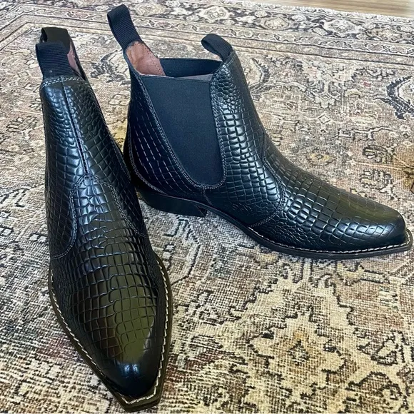 NIB Free People Leather Beau Western Croc Embossed Chelsea Boots in Black - 9