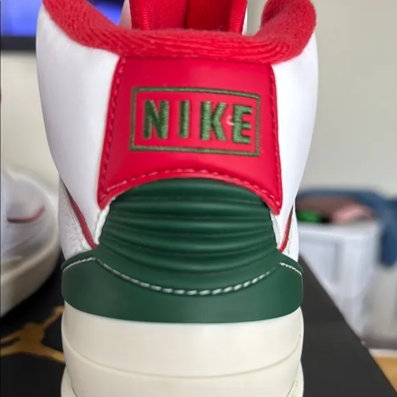NIB Nike Air Jordan 2 Retro Italy  High-Top Sneakers Size 5y. RARE