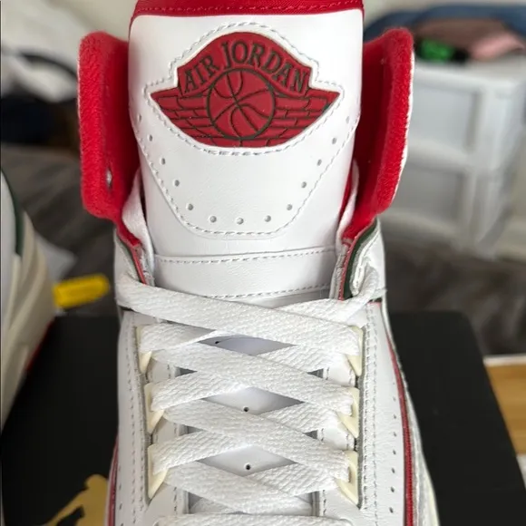NIB Nike Air Jordan 2 Retro Italy  High-Top Sneakers Size 5y. RARE