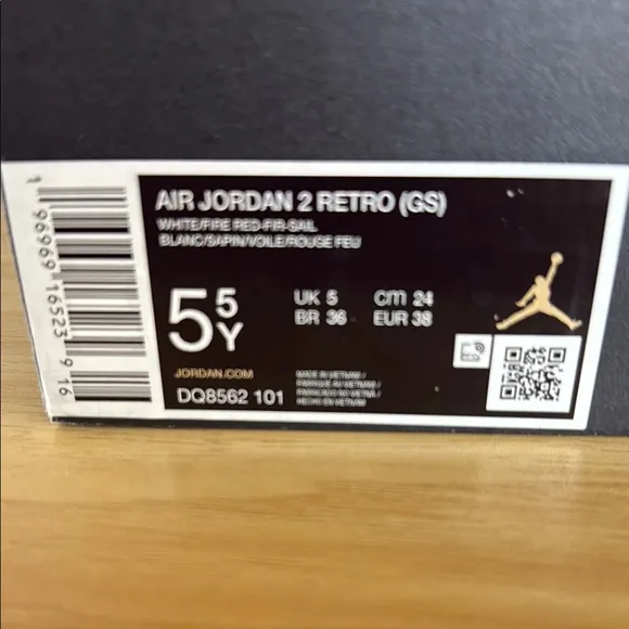 NIB Nike Air Jordan 2 Retro Italy  High-Top Sneakers Size 5y. RARE