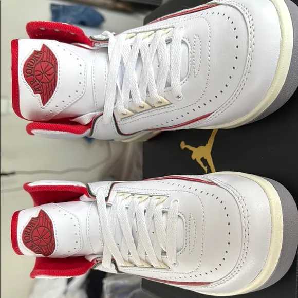 NIB Nike Air Jordan 2 Retro Italy  High-Top Sneakers Size 5y. RARE