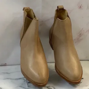 NIB Nisolo Almond Ankle Boots with Elastic Panels and Low Heel