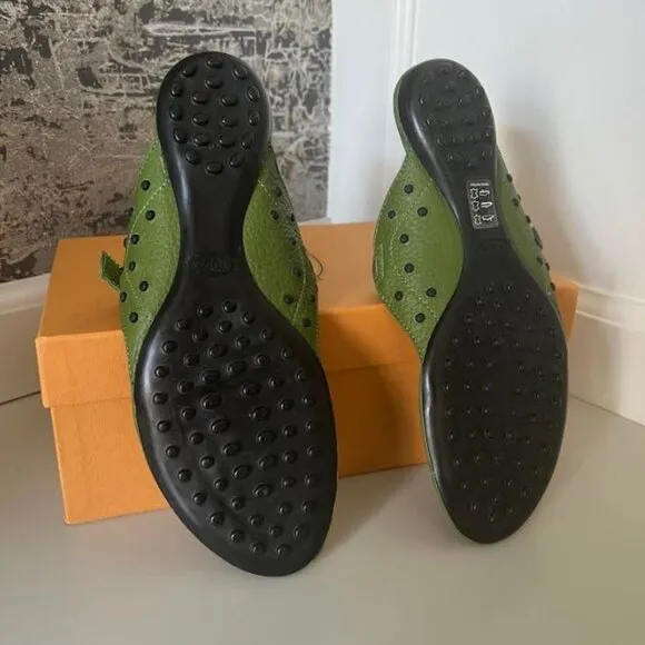 *NIB* TOD'S* ANTILLE GREEN LEATHER SLIP ON THONG SANDAL size 9 / 39