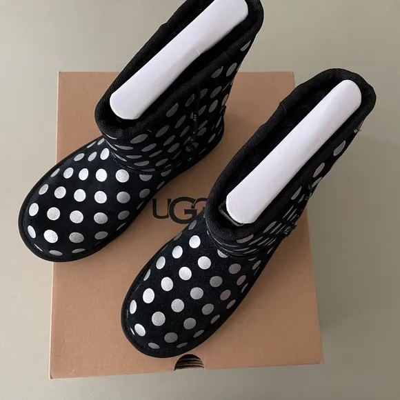 NIB UGG K CLASSIC METALLIC DOTS NIB Big Kid 4 FINAL PRICE