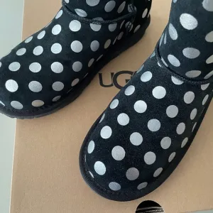 NIB UGG K CLASSIC METALLIC DOTS NIB Big Kid 4 FINAL PRICE