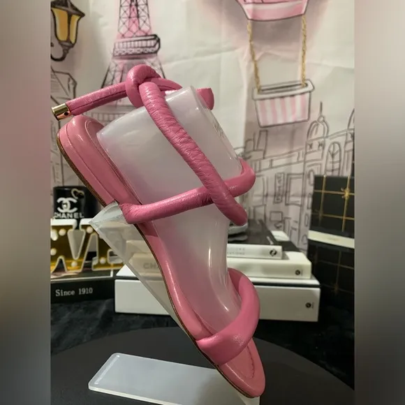 NIB❤️‍🔥🎀Alexandre BirmanBubble gum pink flat sandals.