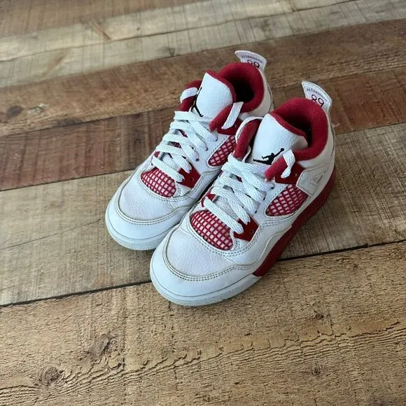 Nike Air 4 Retro Alternate 89 Boy's Size 10C sneakers white and red
