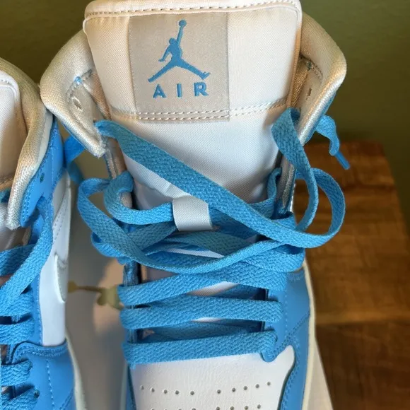 Nike Air Jordan 1 Mid Dark Powder Blue White Grey BQ6472-400 Women's Size 7 New