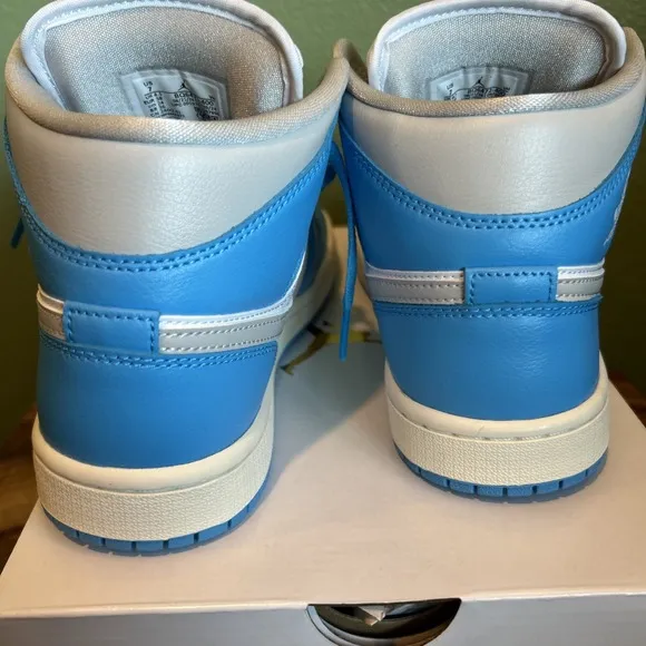 Nike Air Jordan 1 Mid Dark Powder Blue White Grey BQ6472-400 Women's Size 7 New