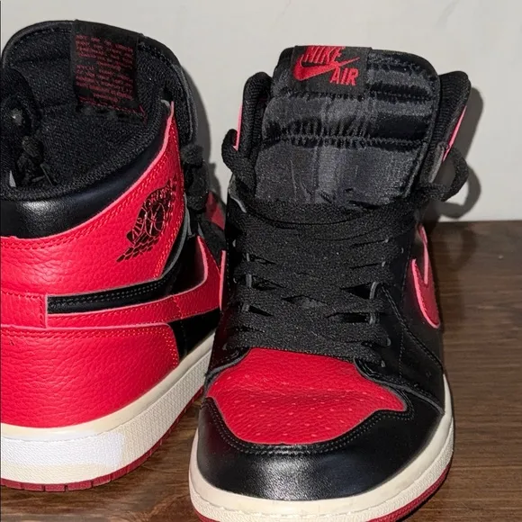 NIKE AIR JORDAN 1 RETRO HIGH 8.5