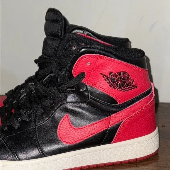 NIKE AIR JORDAN 1 RETRO HIGH 8.5