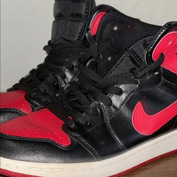 NIKE AIR JORDAN 1 RETRO HIGH 8.5