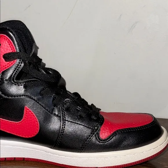 NIKE AIR JORDAN 1 RETRO HIGH 8.5