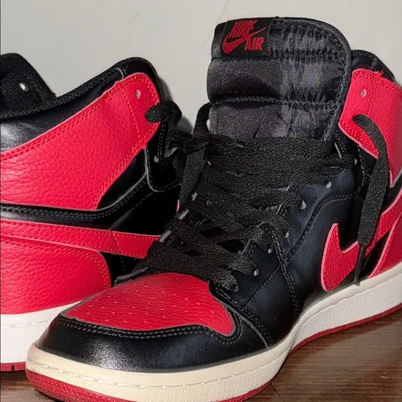 NIKE AIR JORDAN 1 RETRO HIGH 8.5