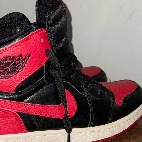 NIKE AIR JORDAN 1 RETRO HIGH 8.5