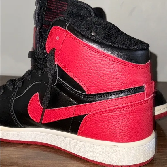 NIKE AIR JORDAN 1 RETRO HIGH 8.5