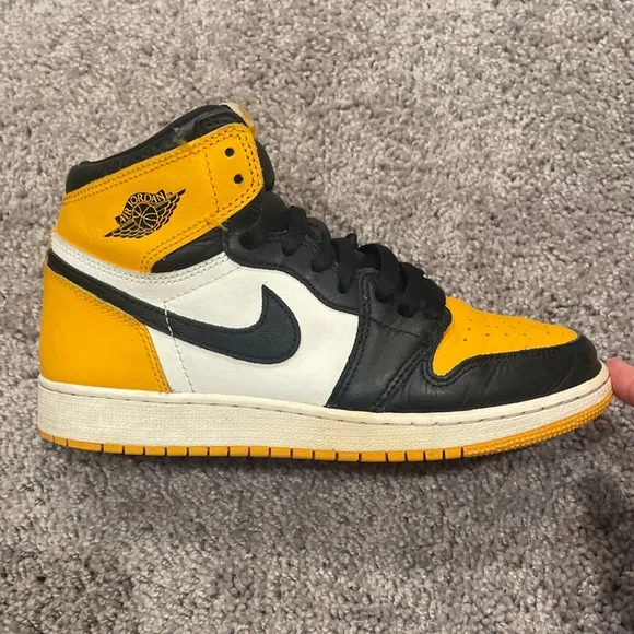 Nike Air Jordan 1 Retro High GS Taxi Yellow Toe Kids Sneakers 6.5Y 575441-711 OG