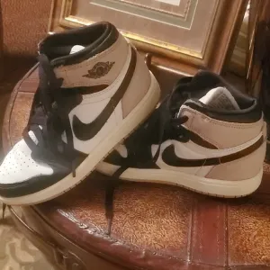 Nike Air Jordan 1 Retro High OG Shoes black/legend md brown Sneakers. Size 13