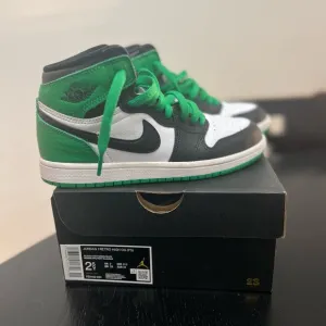 Nike Air Jordan 1 Retro High OG Sneakers