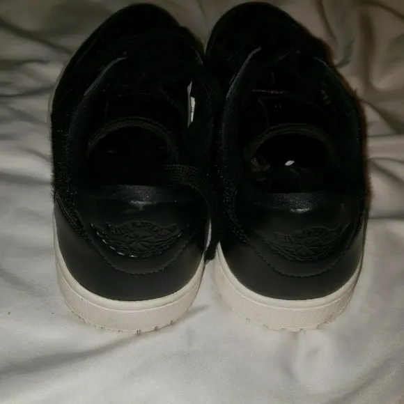 Nike Air Jordan 1 Retro Low OG Black Sneakers AO1935001 WMNS Size 8.5 Men Size 7