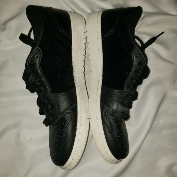 Nike Air Jordan 1 Retro Low OG Black Sneakers AO1935001 WMNS Size 8.5 Men Size 7