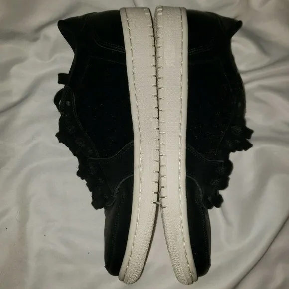 Nike Air Jordan 1 Retro Low OG Black Sneakers AO1935001 WMNS Size 8.5 Men Size 7