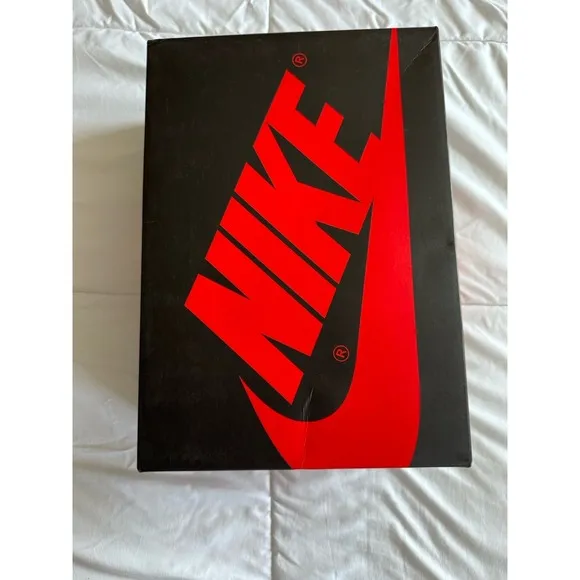 Nike Air Jordan 1 Retro Low OG NC to Chi Women's Size 10 New in Box CZ0775 046