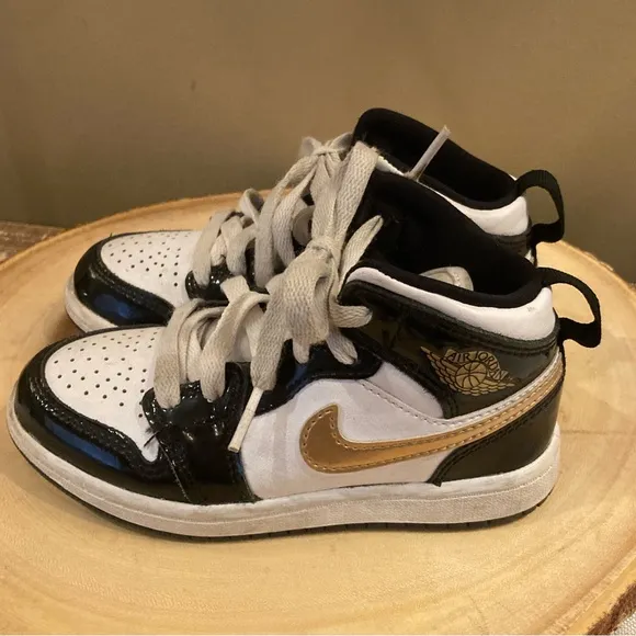 Nike Air Jordan 1 Retro Mid Black Gold White BQ6933-007 Toddler Size 11C