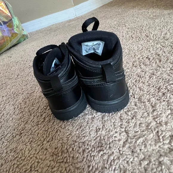Nike Air Jordan 1 Retro Mid Black Toddler Size 7c