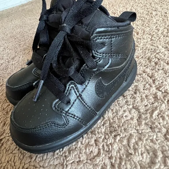 Nike Air Jordan 1 Retro Mid Black Toddler Size 7c