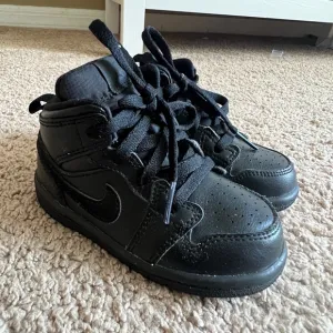 Nike Air Jordan 1 Retro Mid Black Toddler Size 7c