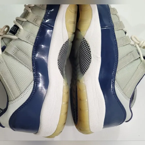 NIKE AIR JORDAN 11 RETRO LOW BG GEORGETOWN YOUTH SNEAKERS SIZE 6.5 528896-007