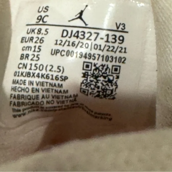 Nike Air Jordan 11 Retro Toddler Size 9C White Athletic Shoe Sneakers DJ4327-139