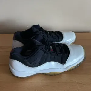 Nike Air Jordan 11 XI Retro Low Reverse Concord 2013 - Youth Size 6.5Y