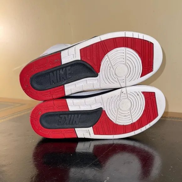 Nike Air Jordan 2 Retro Chicago DQ8564-106 Big Kids Size 2Y