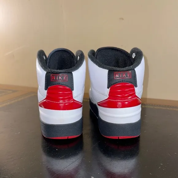 Nike Air Jordan 2 Retro Chicago DQ8564-106 Big Kids Size 2Y