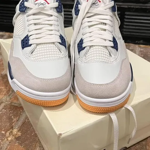 Nike Air Jordan 4 Navy Sb Men's White and Blue Sneakers