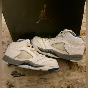 Nike Air Jordan 5 Retro Stealth 2.0 White/Hyper Royal Toddler Sneakers