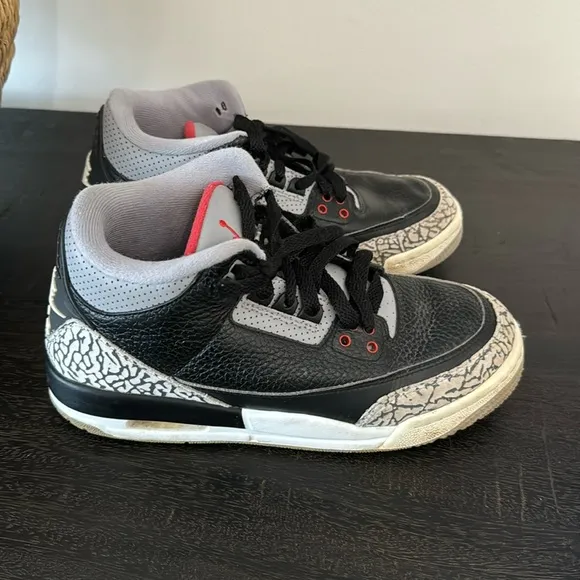 Nike Air Jordan 5 Retro Sz 5 youth  Black Gray Basketball Sneakers