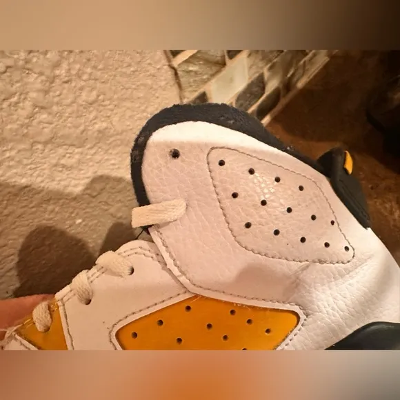 Nike Air Jordan 6 Retro Air Jordan 6 Retro Size 2Y