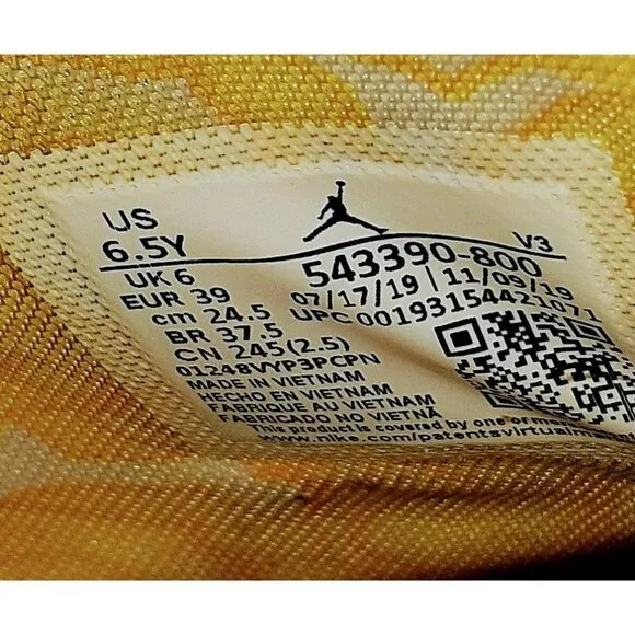 Nike Air Jordan 6 Retro Sneakers