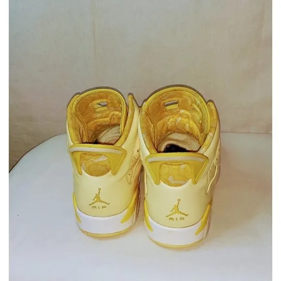 Nike Air Jordan 6 Retro Sneakers